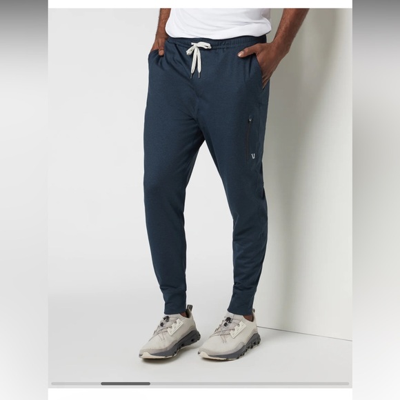 Vuori Sunday performance joggers - Picture 1 of 10